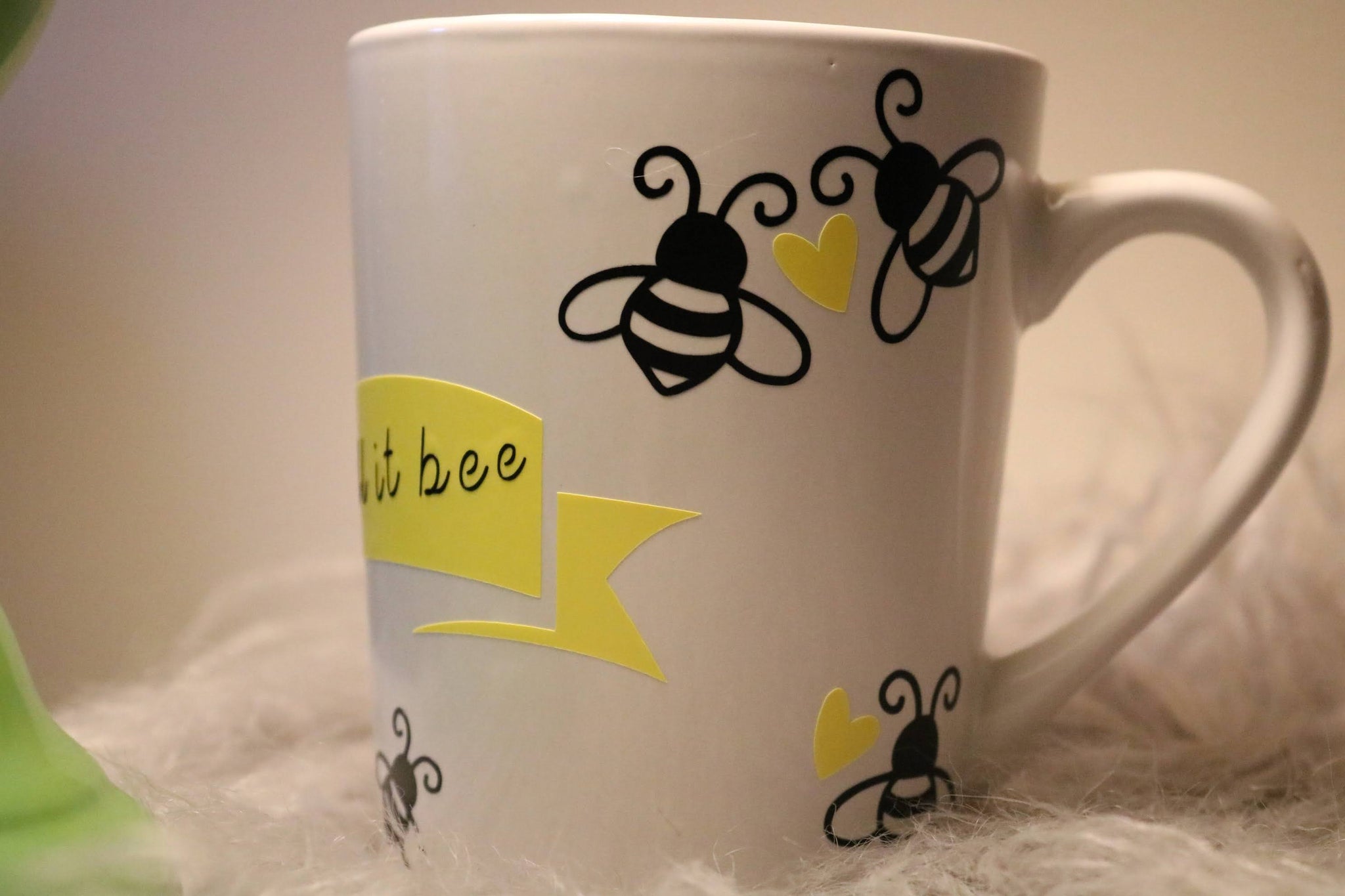 NEW! Special Set! Bee Happy! Necklace, mug and stickers!